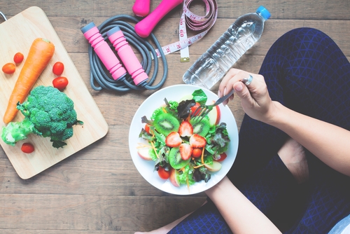 <strong>Gewichtsverlies gaat niet alleen over minder eten en meer bewegen</strong>